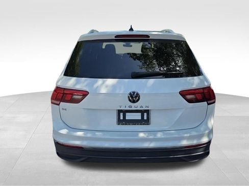 Used 2023 Volkswagen Tiguan SE w/ Panoramic Sunroof Package FWD image 4