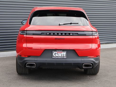 Certified 2025 Porsche Cayenne E-Hybrid AWD/4WD image 11