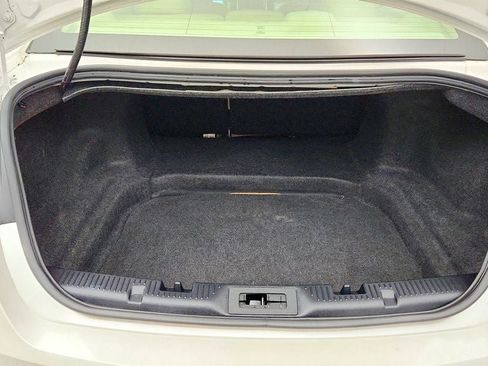 Used 2018 Ford Taurus SEL w/ Equipment Group 201A FWD image 21
