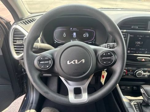 Used 2024 Kia Soul LX w/ Option Group 015 FWD image 28