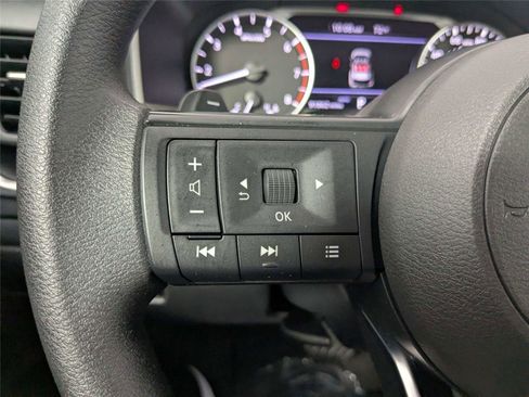 Used 2023 Nissan Rogue S AWD/4WD image 16