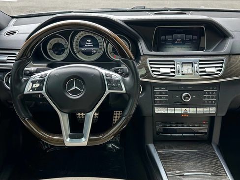 Used 2016 Mercedes-Benz E 400 Sedan image 21