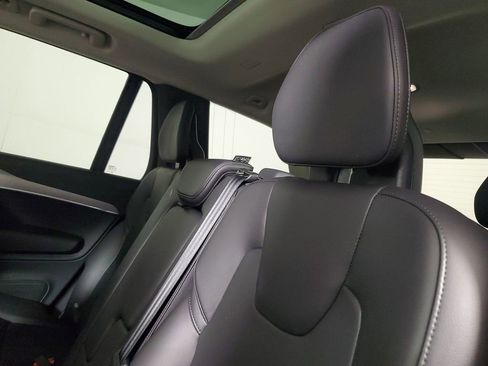 Certified 2025 Volvo XC90 B5 Core AWD/4WD image 15