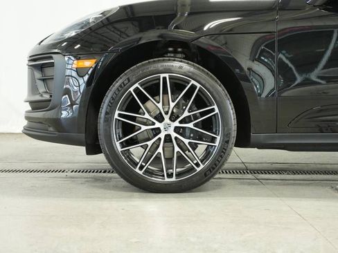 Certified 2025 Porsche Macan AWD/4WD image 41
