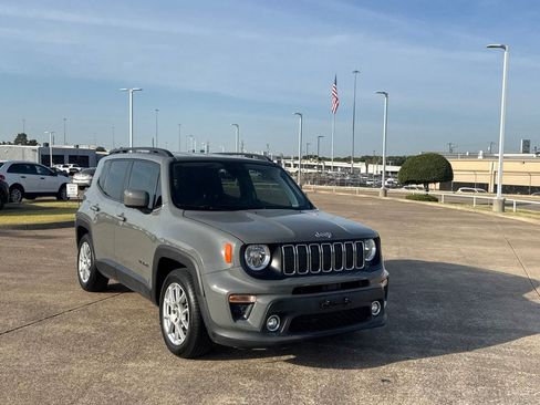 Used 2020 Jeep Renegade Latitude FWD image 2