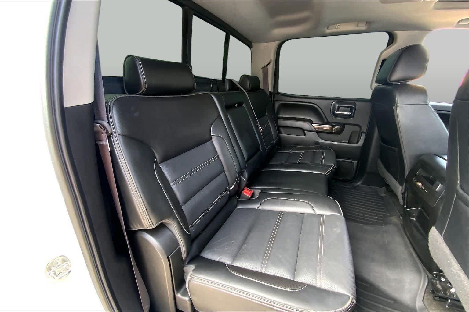 Used 2016 GMC Sierra 2500 Denali w/ Duramax Plus Package AWD/4WD image 18