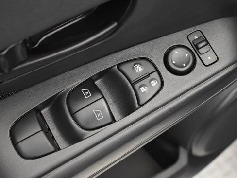 Certified 2025 Nissan Kicks Play S FWD image 11