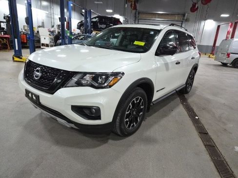 Used 2019 Nissan Pathfinder SL image 5