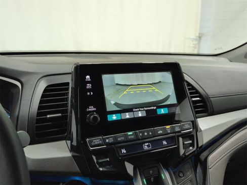 Used 2023 Honda Odyssey Touring image 32
