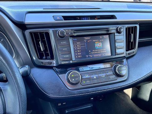 Used 2015 Toyota RAV4 XLE FWD image 6