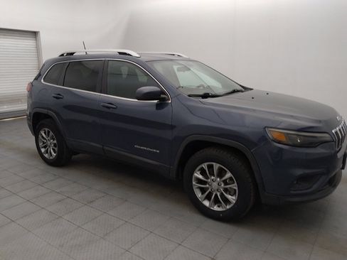 Used 2019 Jeep Cherokee Latitude Plus AWD/4WD image 11