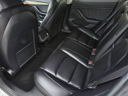 Used 2023 Tesla Model 3 Standard Range image 32