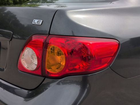 Used 2010 Toyota Corolla LE FWD image 7