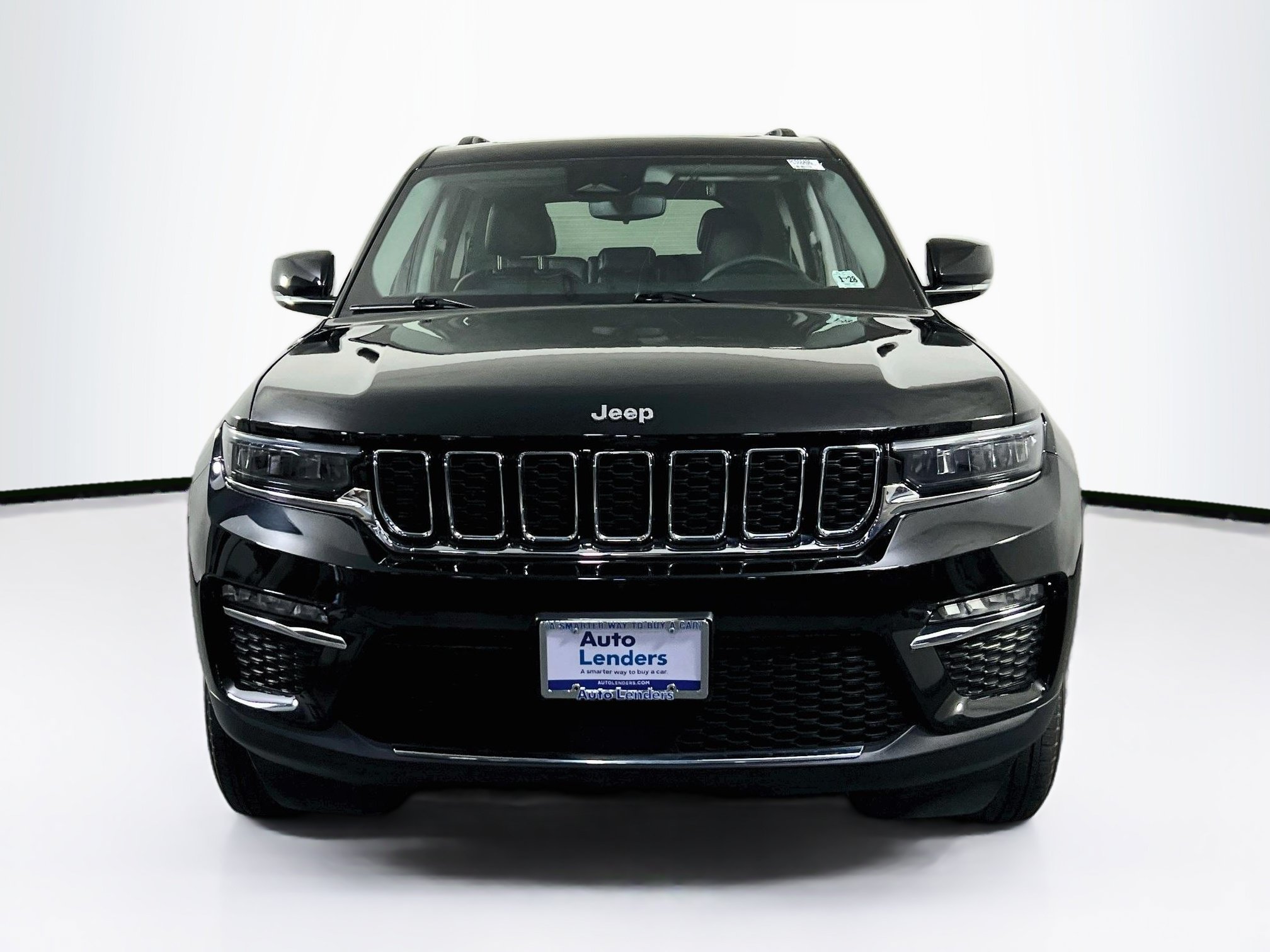 Used 2023 Jeep Grand Cherokee Limited AWD/4WD image 2