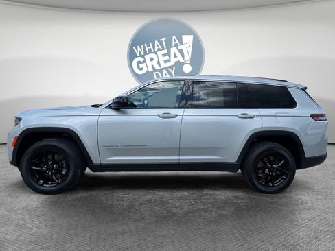 Used 2023 Jeep Grand Cherokee L Laredo w/ Trailer Tow Group (B) AWD/4WD image 7