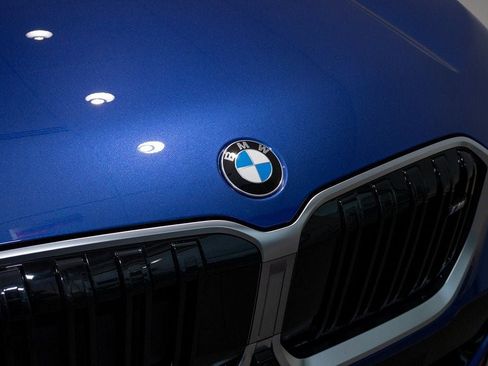 Used 2025 BMW X1 M35i w/ Premium Package image 7