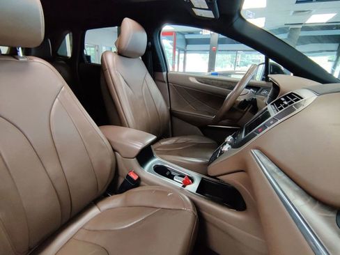 Used 2017 Lincoln MKC Reserve image 9