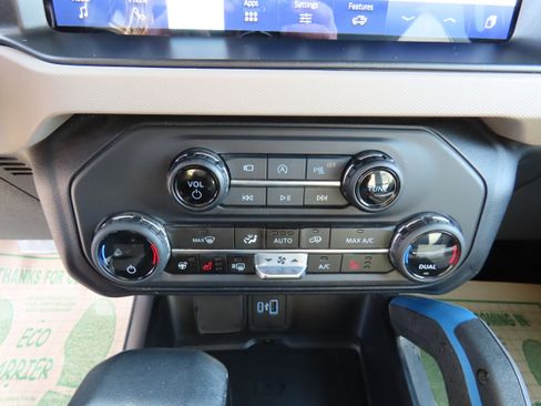 Used 2023 Ford Bronco Wildtrak image 30