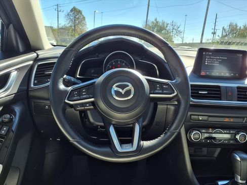 Used 2018 MAZDA MAZDA3 Grand Touring image 11