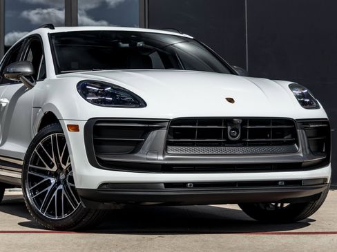 New 2026 Porsche Macan Turbo image 9