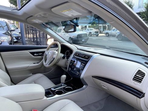 Used 2013 Nissan Altima 2.5 SL FWD image 20