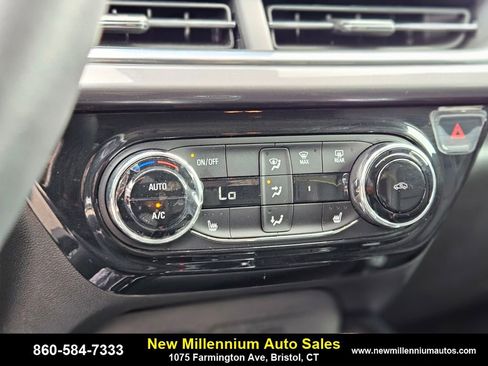 Used 2025 Chevrolet Trax ACTIV w/ Driver Confidence Package image 22