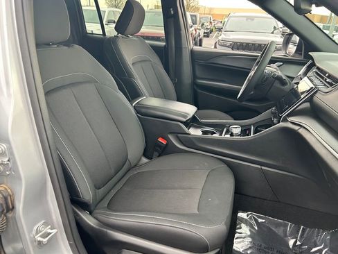 Used 2024 Jeep Grand Cherokee Laredo X image 26