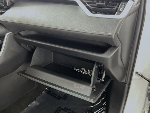 Used 2020 Toyota RAV4 XLE image 35