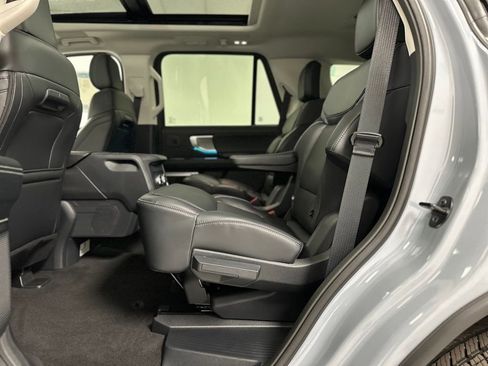 New 2025 Ford Expedition Platinum w/ Driver's Package image 28