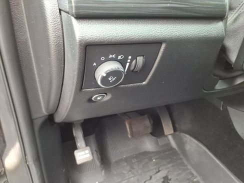 Used 2020 Jeep Grand Cherokee Altitude image 25