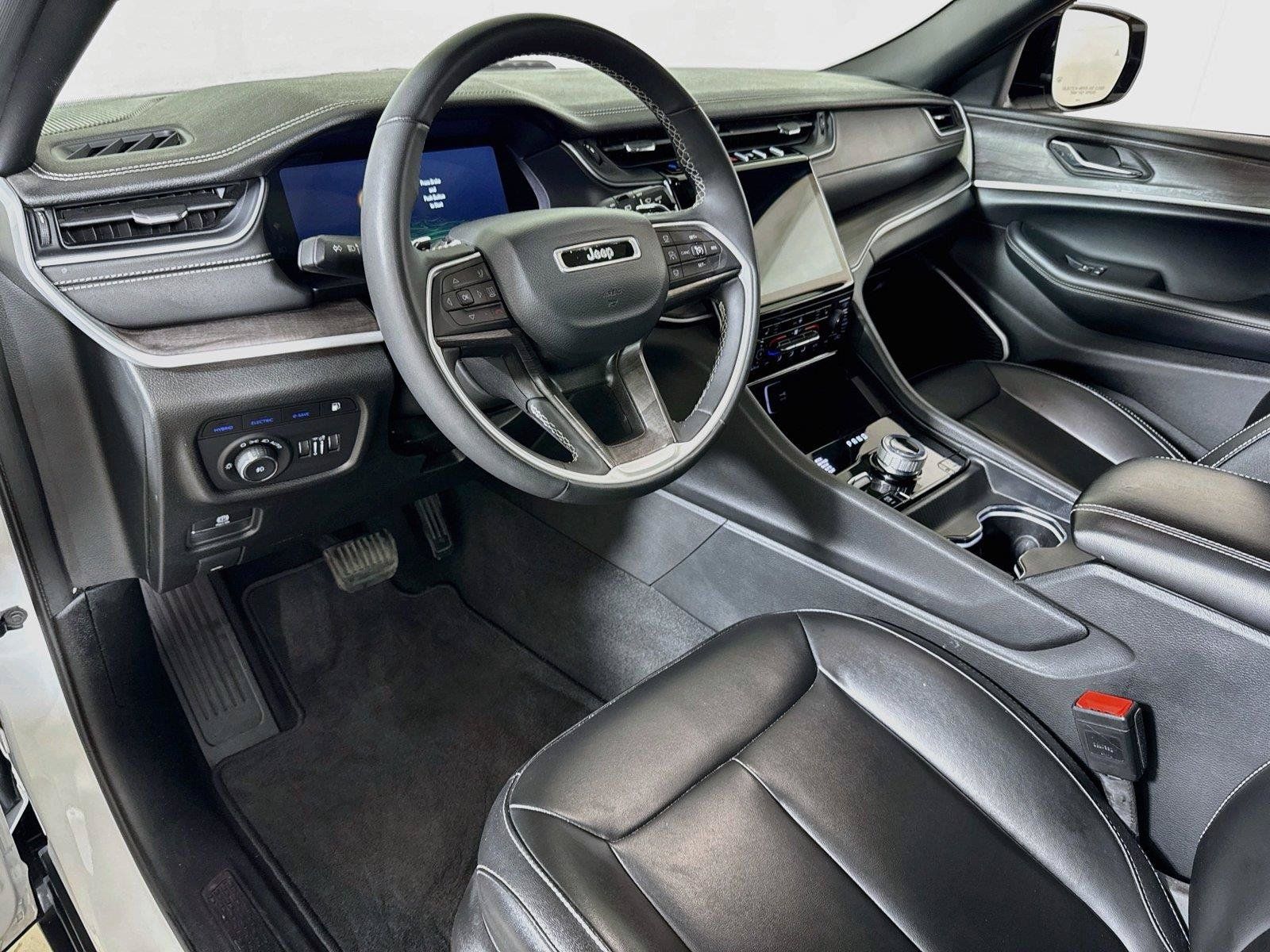Used 2024 Jeep Grand Cherokee Limited 4xe AWD/4WD image 7