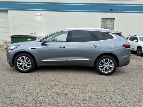 Used 2021 Buick Enclave Avenir w/ Avenir Technology Package image 2