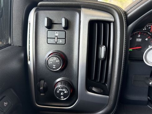 Certified 2015 GMC Sierra 1500 SLT w/ SLT Preferred Package image 18