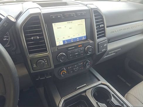 Used 2020 Ford F350 XLT w/ XLT Premium Package AWD/4WD image 4