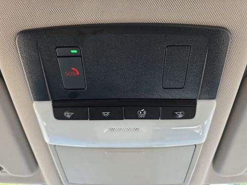 Used 2025 Nissan Rogue SL FWD image 39
