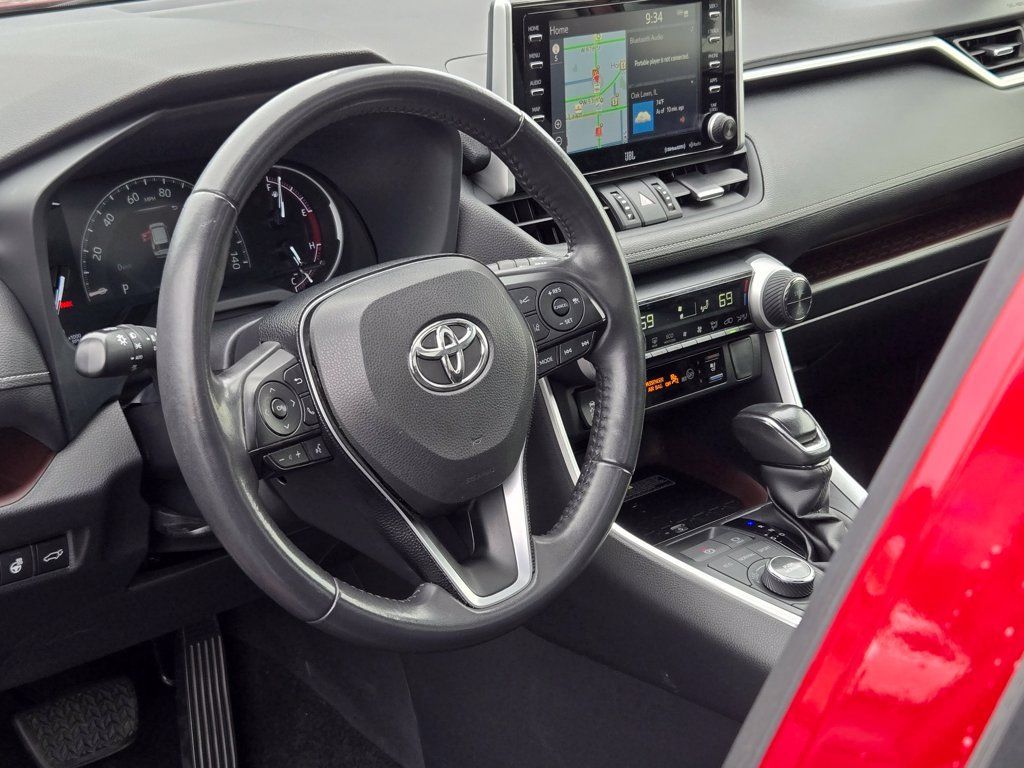 Used 2020 Toyota RAV4 Limited AWD/4WD image 34