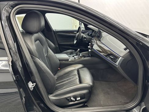 Used 2018 BMW 530i xDrive AWD/4WD image 14