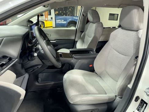 Certified 2022 Toyota Sienna LE FWD image 15