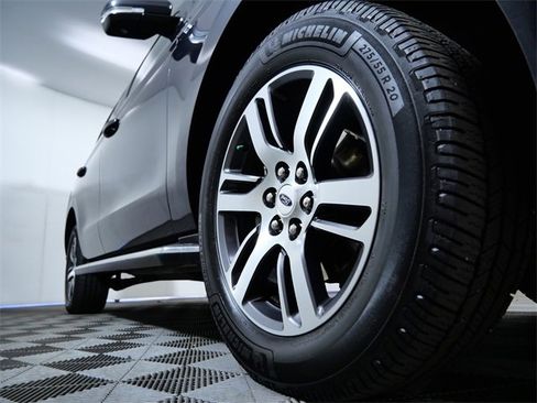 Certified 2022 Ford Expedition XLT image 2