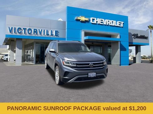 Used 2023 Volkswagen Atlas SE w/ Panoramic Sunroof Package AWD/4WD image 3