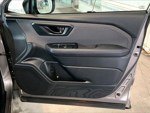 Used 2025 Subaru Forester Premium image 12