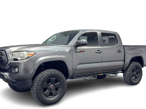 Used 2018 Toyota Tacoma SR5 RWD image 5