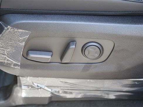 New 2026 Kia Carnival EX image 23