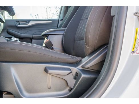 Used 2025 Ford Escape Active AWD/4WD image 16