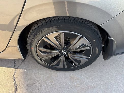 Used 2018 Honda Civic EX image 10