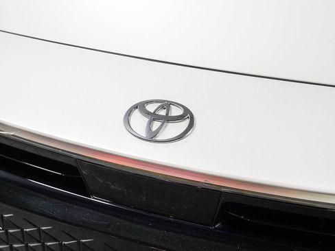 Certified 2023 Toyota Crown AWD/4WD image 8