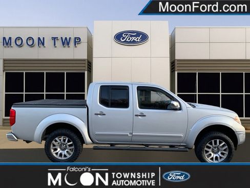 Used 2013 Nissan Frontier SL w/ Moonroof Pkg AWD/4WD image 1
