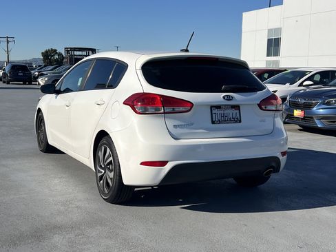 Used 2016 Kia Forte LX image 4