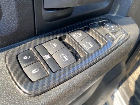 Used 2022 RAM 2500 Tradesman w/ Chrome Appearance Group AWD/4WD image 13