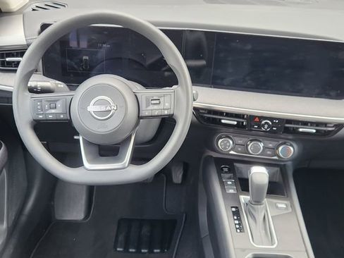 Used 2025 Nissan Kicks SV image 25